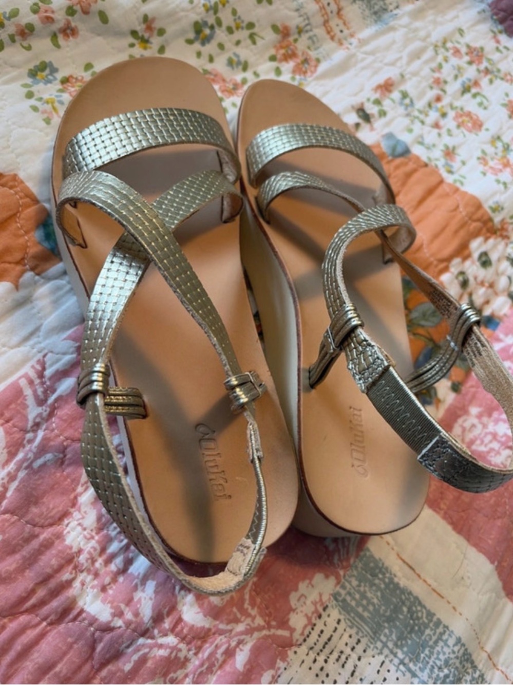 Olukai Women’s Metallic Strappy Sandals - Gold